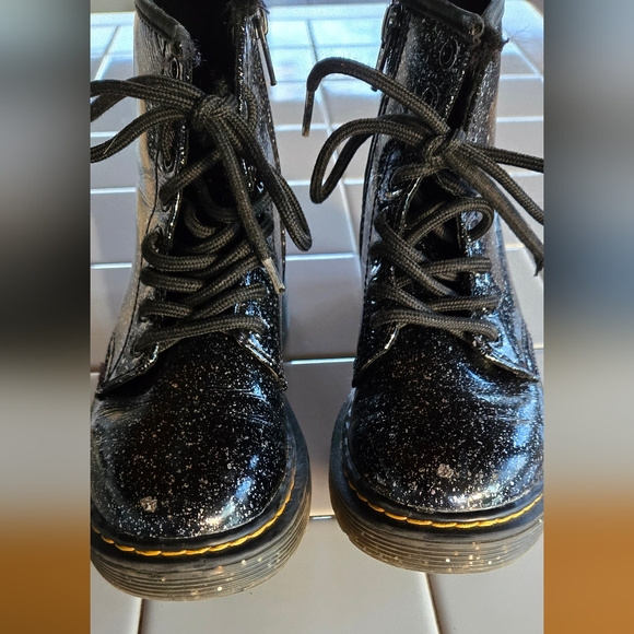 Dr. Martens• 1460 J Child Glitter Lace Up Combat Boot. Sz 12 - Picture 4 of 10